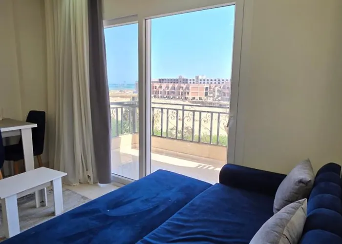 Charming Sea View - Selena Bay شقة